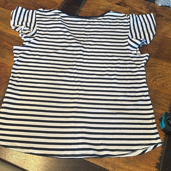 White House Black Market NWTs flutter sleeve striped tee shirt. Size XL - Picture 5 of 6